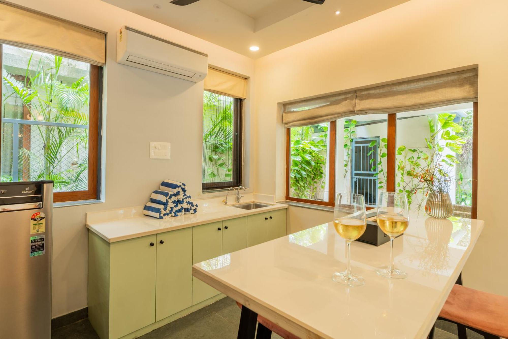 Elivaas 3 Bhk Pvt Pool & Bar - Villa Valerie Oxel Bagian luar foto